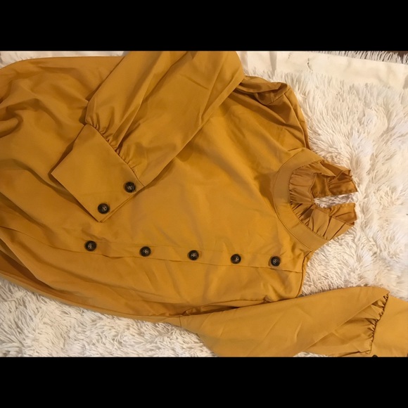 Button detail ruffle neck blouse - Picture 4 of 6